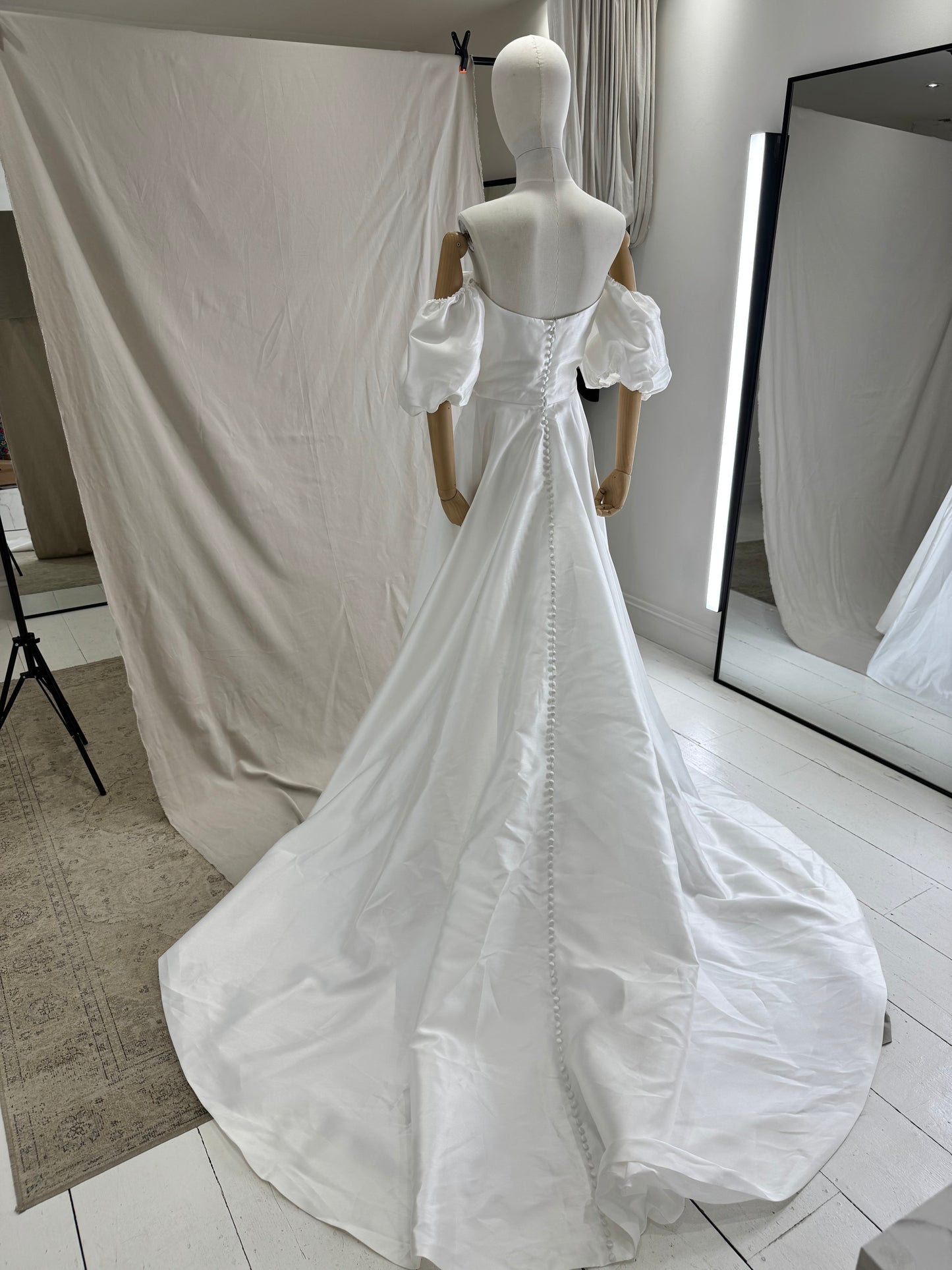 Jenny Yoo Bridal Marisol curve sample sale